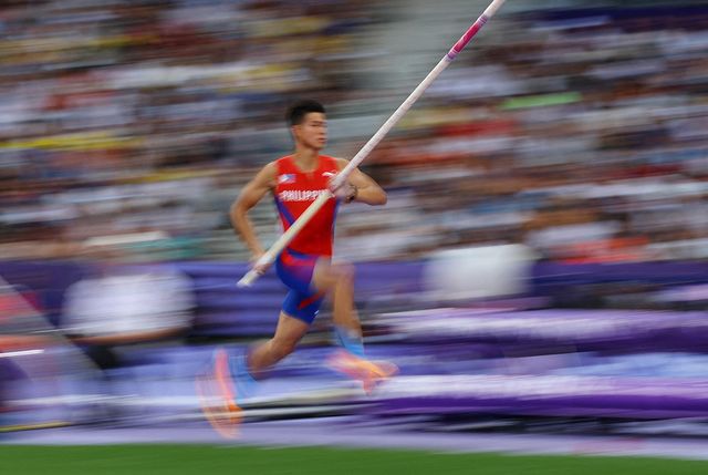 Instagram post by @ernestobienapv for Allianz. Caption reads: [...] Olympic Capital, Lausanne.

#parasabayan....