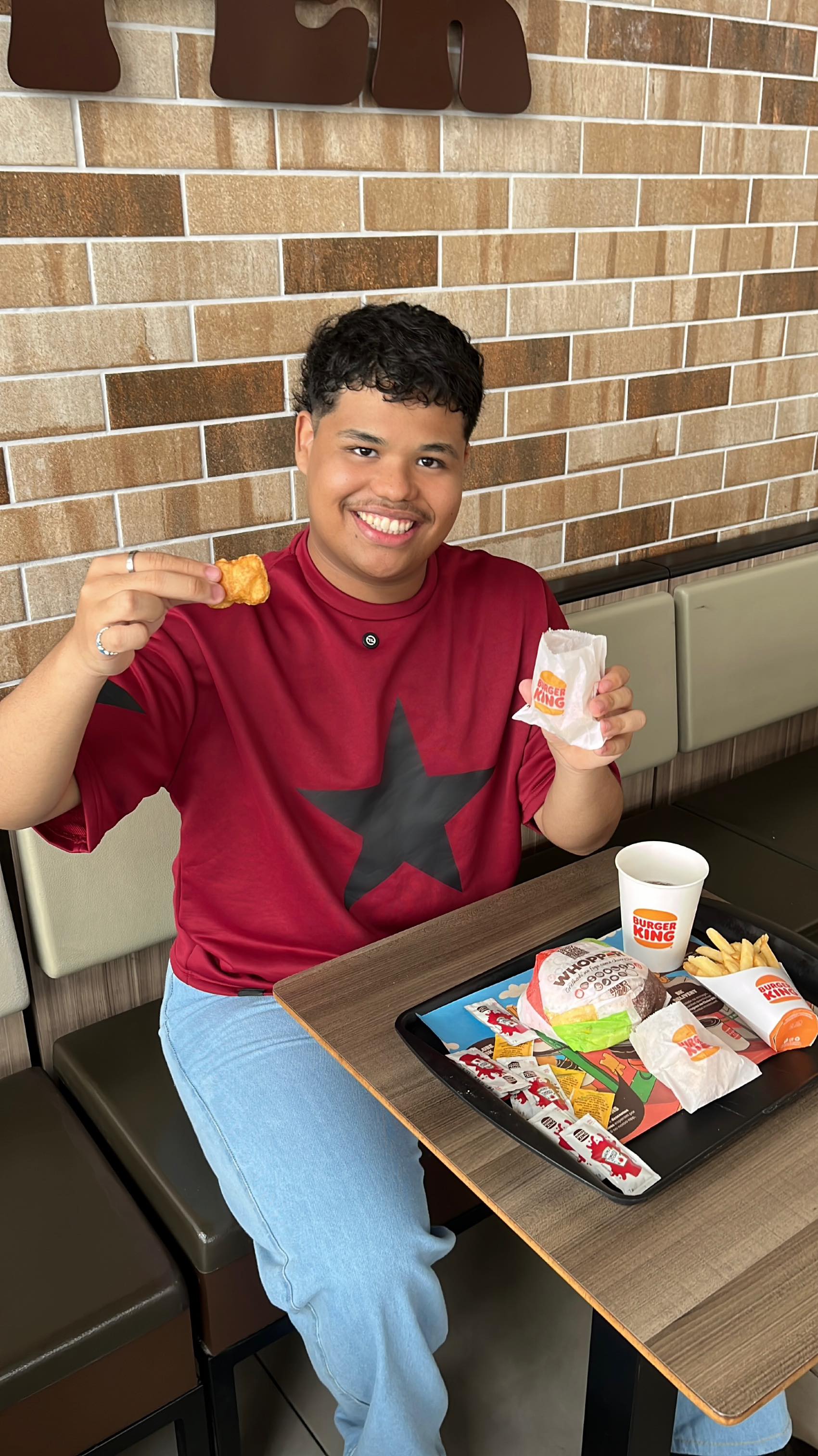 Instagram post by @euguguamaral for Burger King. Caption reads: Conhece alguém do interior que é assim? Então já....