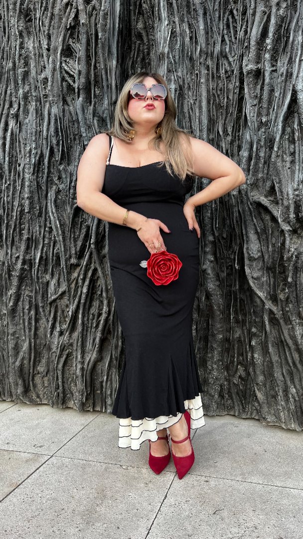 Instagram post by @andreiatrends for RIHOAS. Caption reads: Enamorada de mi vestido es más que perfecto me....