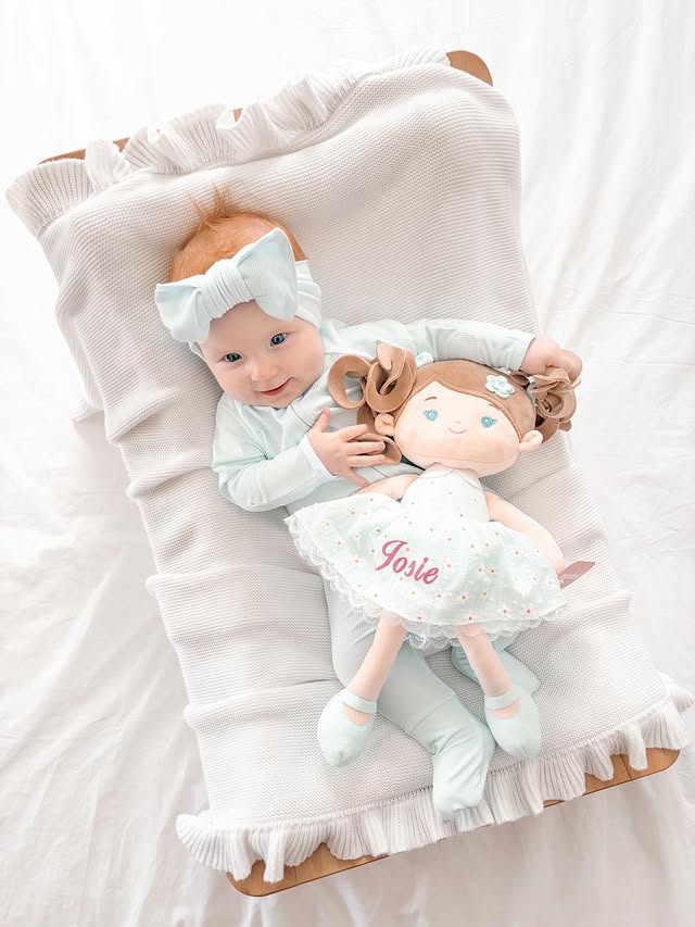 Instagram post by @iveyahandhannah for Leyadoll. Caption reads: [...] with the sweetest dolly! 🩵🥹🤍....