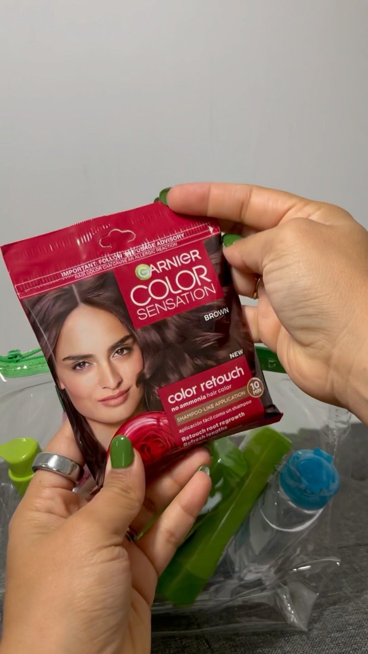 Instagram post by @bralmarys for MeUndies. Caption reads: Ya el resto era ropa... Así que esperen pronto....