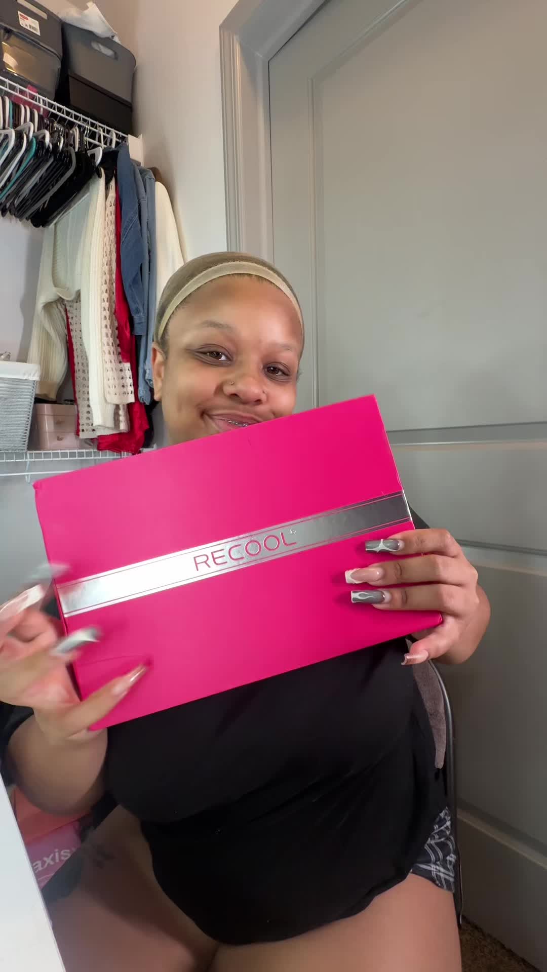 TikTok post by @mayanaandjarrell for Recoolhair. Caption reads: Just put it on and do nothing, so easy👍....