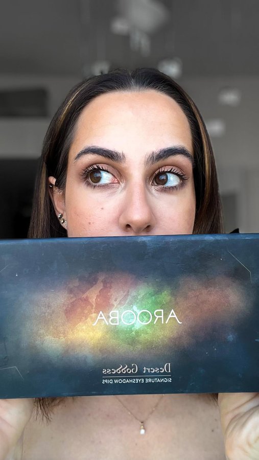 Instagram post by @lorygerjikian for Arooba Beauty. Caption reads: Espresso Makeup ☕️ with @aroobabeauty ‘s ‘Desert....