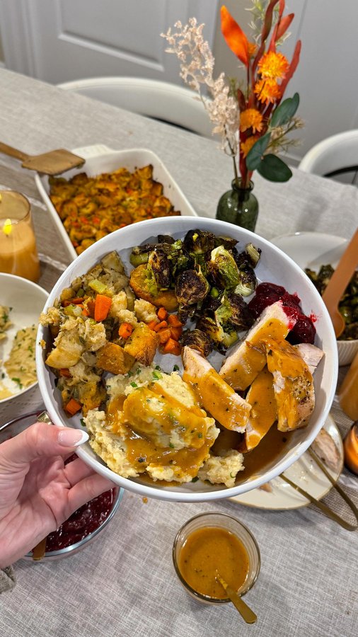 Instagram post by @cookwithauds for Blue Apron. Caption reads: preparing a holiday meal has never been easier....