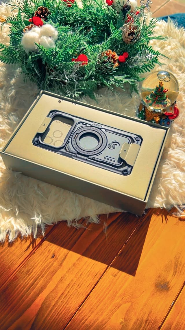 Instagram post by @tilta_japan for Tilta. Caption reads: TILTA Khronos iPhone 17 Pro/ProMax
Handheld Kit....