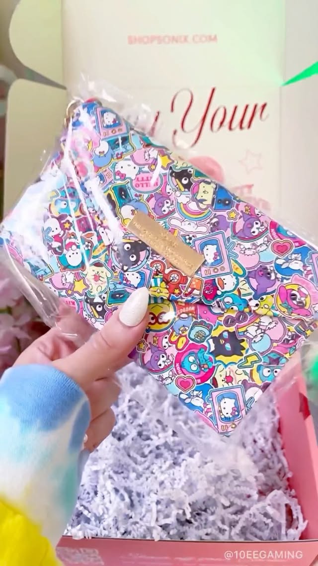 Instagram post by @10eegaming for Sonix. Caption reads: 🎀 Sonix x Sanrio 🎀 Got a surprise @shopsonix PR....