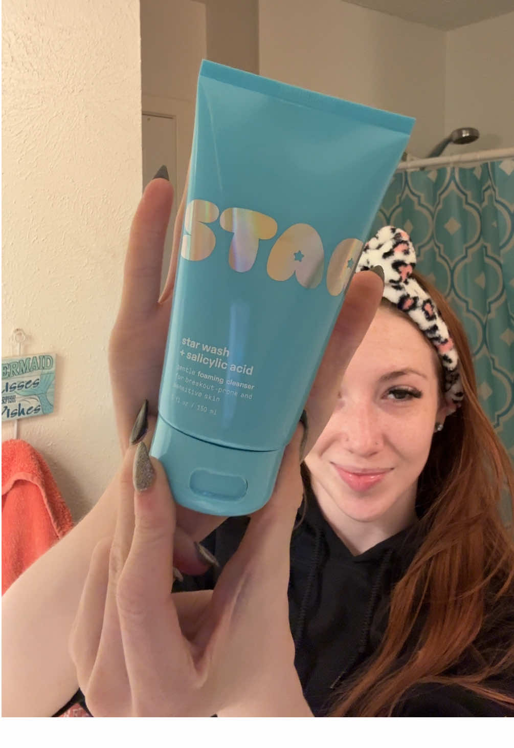 TikTok post by @mckynsiee for Good Molecules. Caption reads: i love u @Good Molecules & @STARFACE 🩷 10/10....