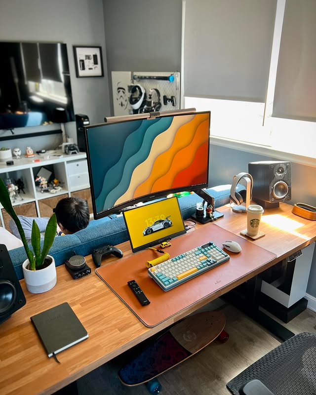 Instagram post by @make.one.studio for Royal Kludge. Caption reads: [...] ✌️ 🏷️ #mechanicalkeyboard #keeb....