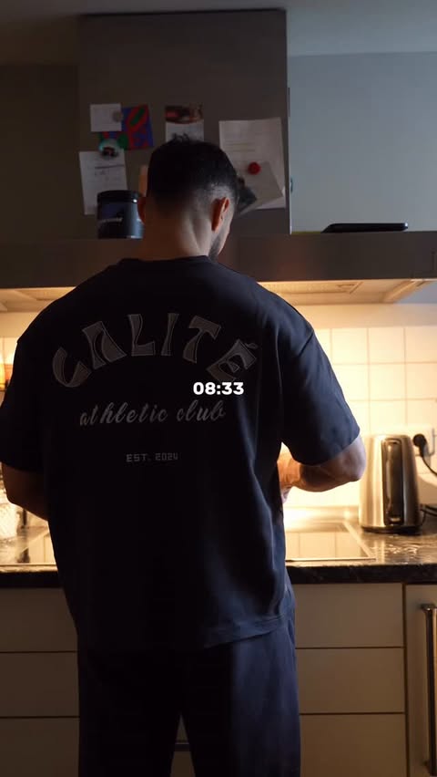 Instagram post by @fatihbicioglu for Neosupps. Caption reads: Morning: 10 km run & Afternoon: Pull day | CXDE....