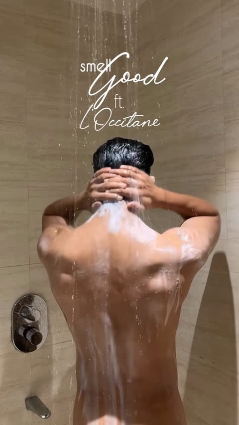 Instagram post by @kararararan_ for L'OCCITANE en Provence. Caption reads: Shower with @loccitane feels good! ✨....