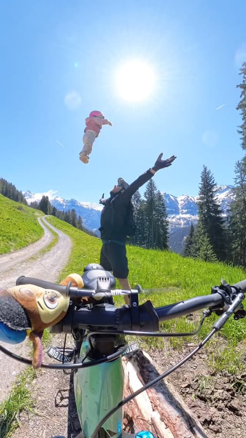 Instagram post by @yo_obrist for PAW Patrol. Caption reads: ⬇️🖤 INSTA360 BLACK FRIDAY 🖤⬇️
If you want....