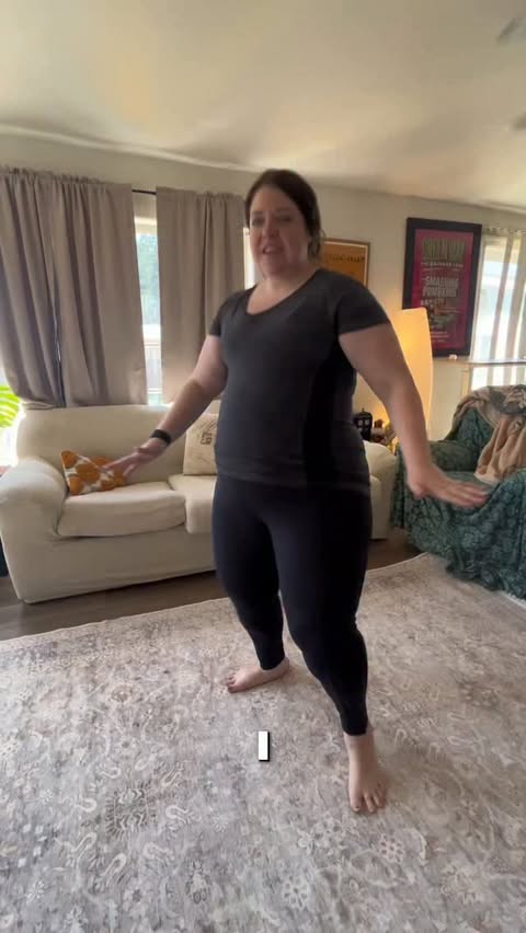 Instagram post by @brittanylynndee for Zumba. Caption reads: [...] we’re dancing instead 💃 You can try the....