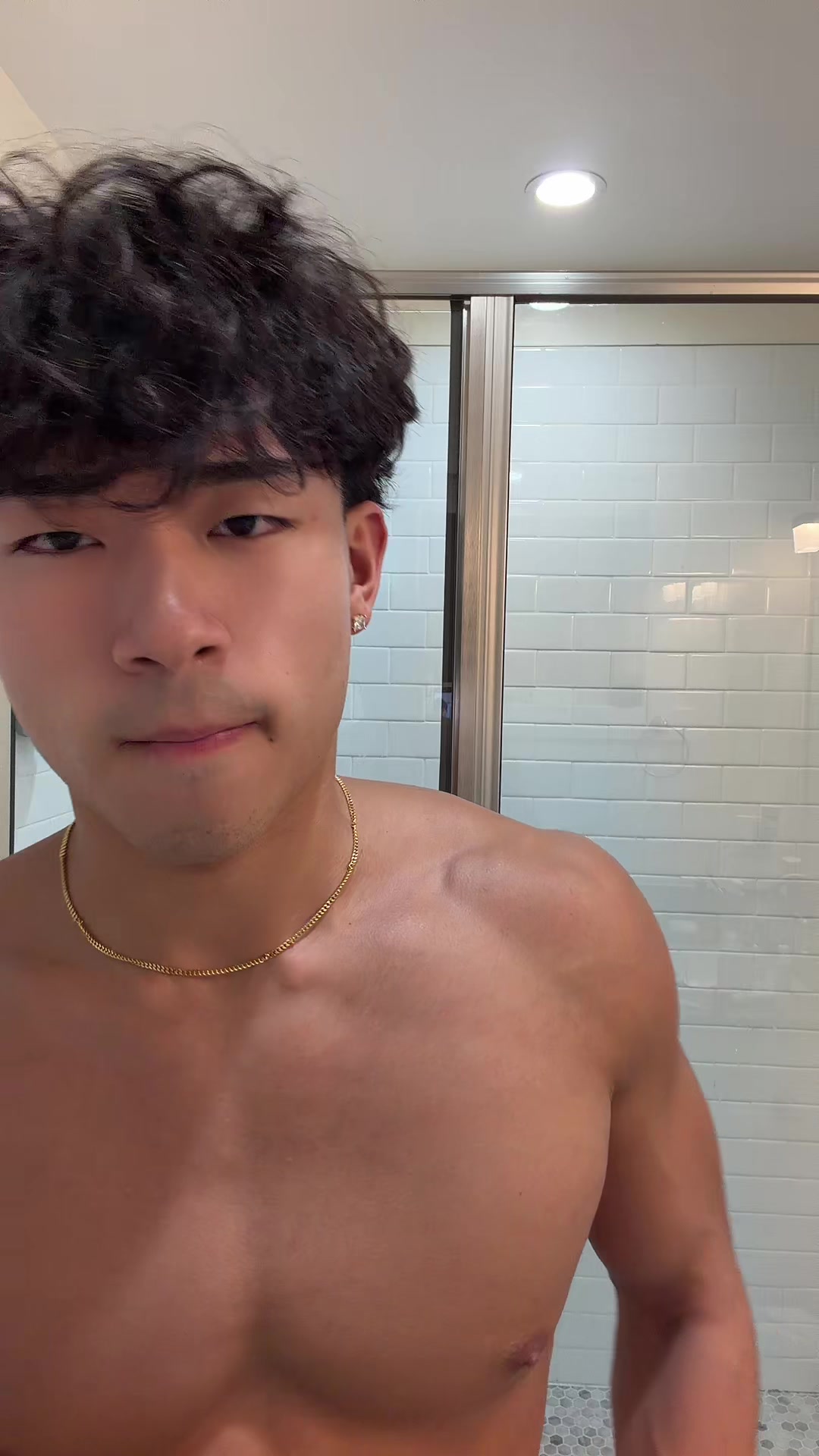 TikTok post by @tommyvnguyennn for Round Lab. Caption reads: [...] @Vanicream™ Sensitive Skin Care  Toner:....