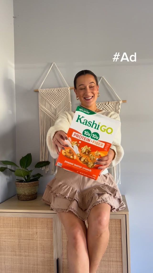 Instagram post by @everyday.with.jackie for Kashi. Caption reads: [...] keep me full! 🥰 I’m partnering with @kashi....