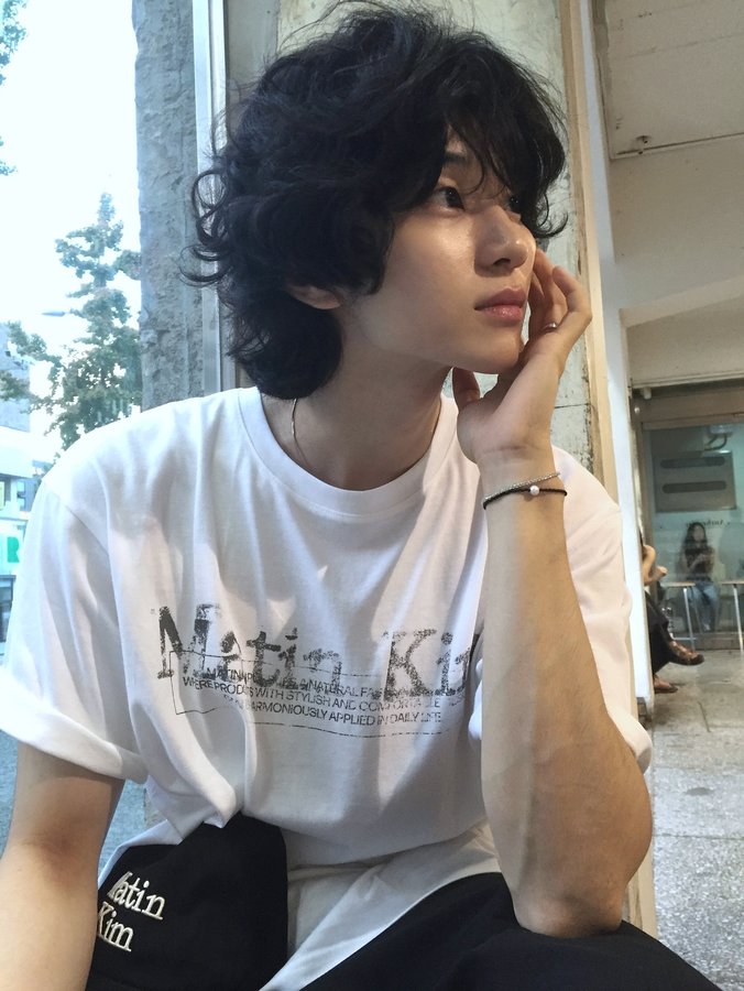 Instagram post by @k0ng_j for MatinKim. Caption reads: @matinkim_magazine 
#Matinx.