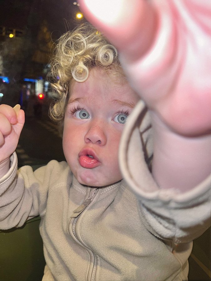 Instagram post by @stefanogabriel_vf for Lefties. Caption reads: [...] 🤎
———————————————

🧥 @lefties.