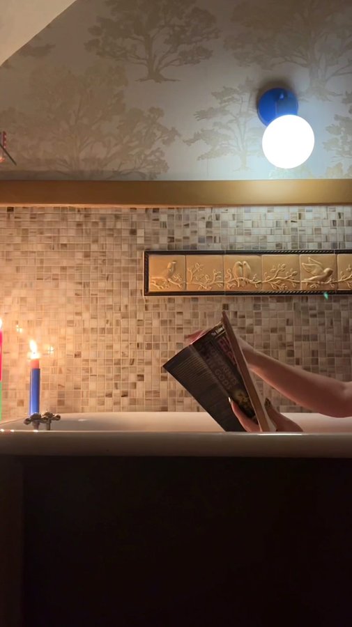 Instagram post by @anabel.delzer for The Poplight. Caption reads: [...] a nightly routine 🤍 snatch up a....