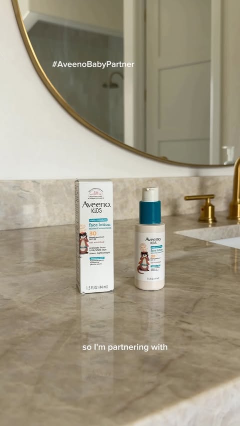 Instagram post by @niikkifogg for AVEENO Baby. Caption reads: #AveenoBabyPartner Arizona sunshine means [...].