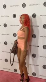 Instagram post by @dymondsflawlesss for Beautycon. Caption reads: On My Way To LA, so here’s a little throwback 🥹🧸....