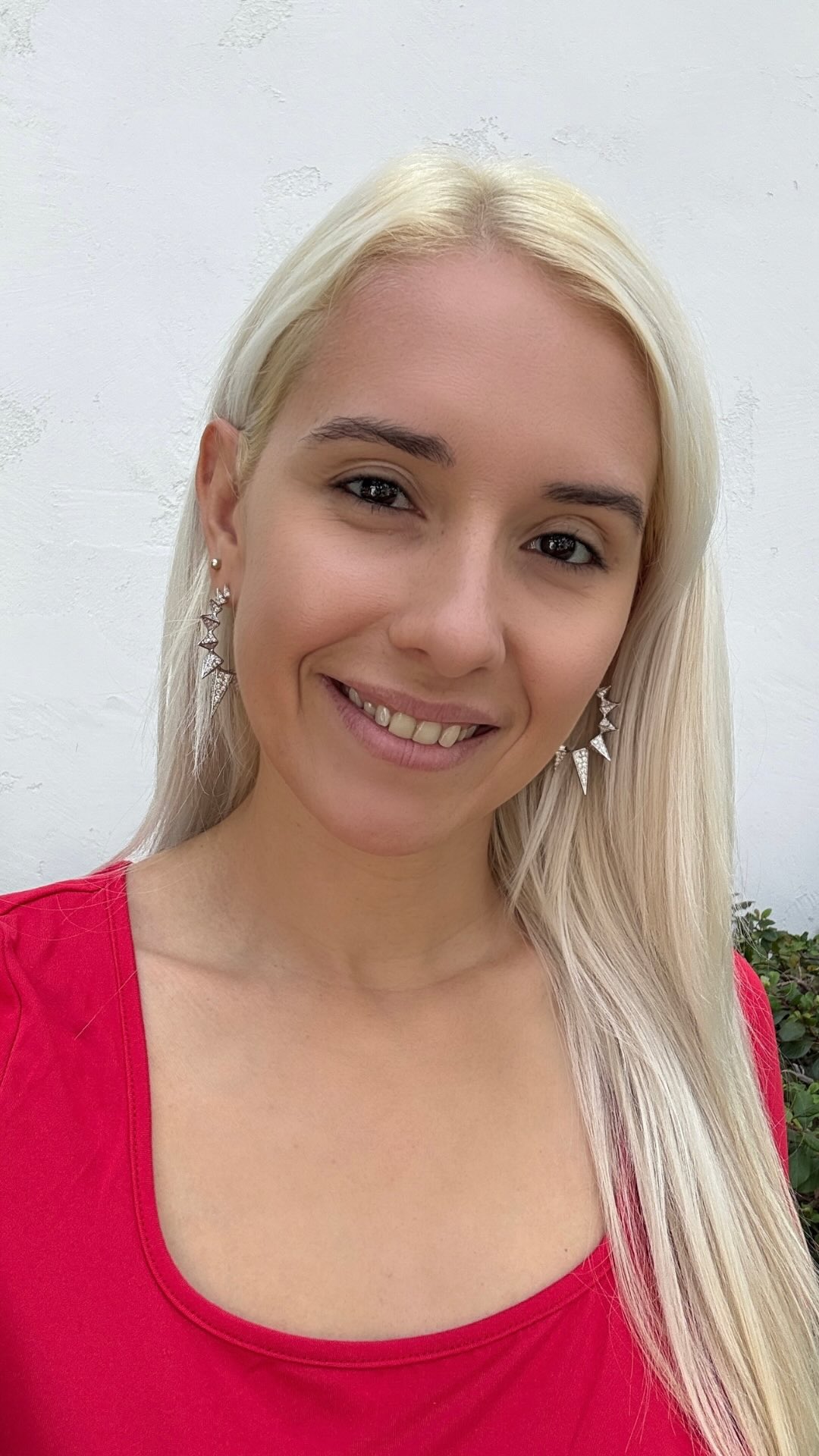 Instagram post by @carolinamunhoz for Melinda Maria. Caption reads: Starting the week with my new blings from....