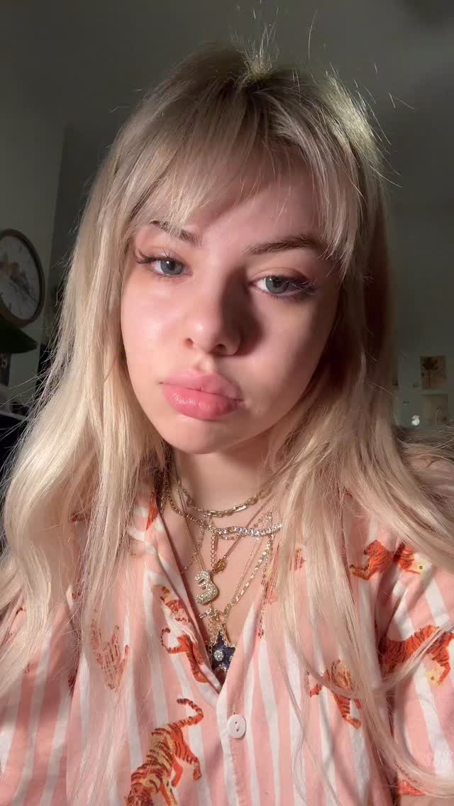 Instagram post by @e.eelayy for Rare Beauty. Caption reads: bugun de gunlerden beauty standards....