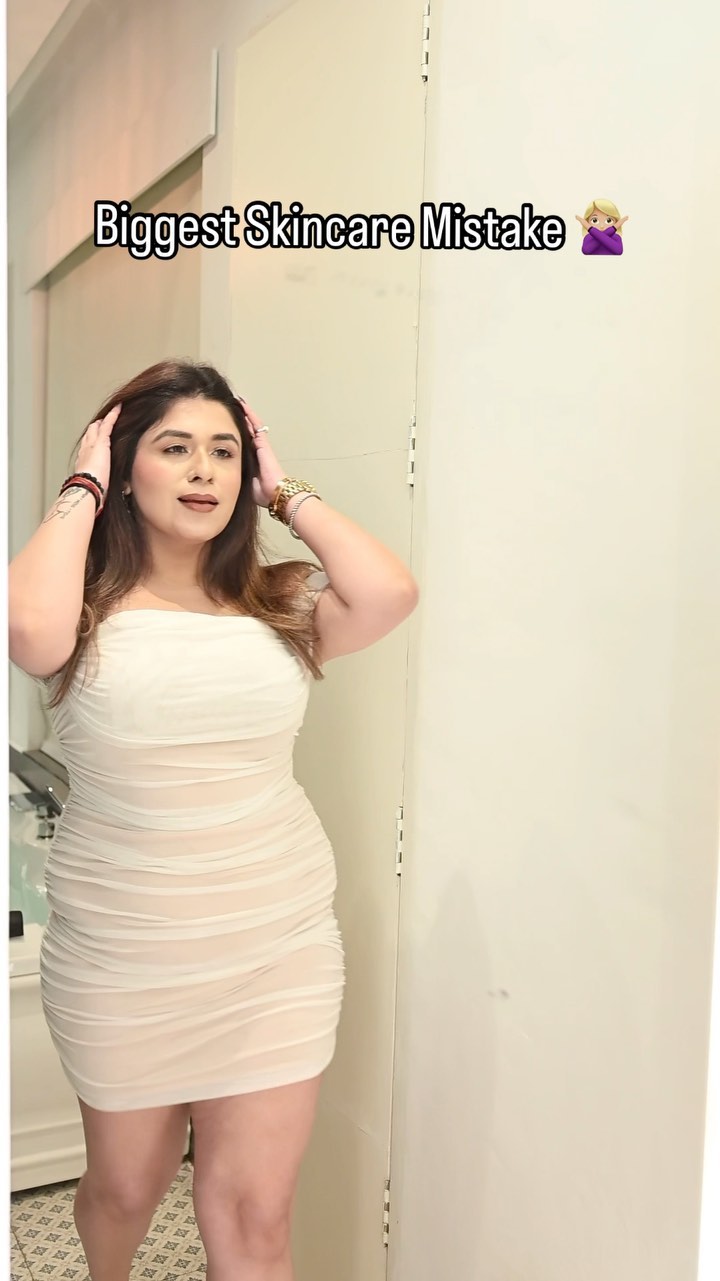 Instagram post by @shadesofpriyankaarora for Viral Pitch. Caption reads: My perfect travel packs for a clean & healthy skin....