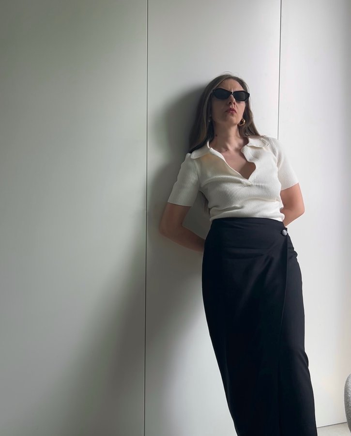 Instagram post by @inarosca_ for FARFETCH. Caption reads: @sezane🦩🥸
Jacq via @farfetch
*suppliedby.