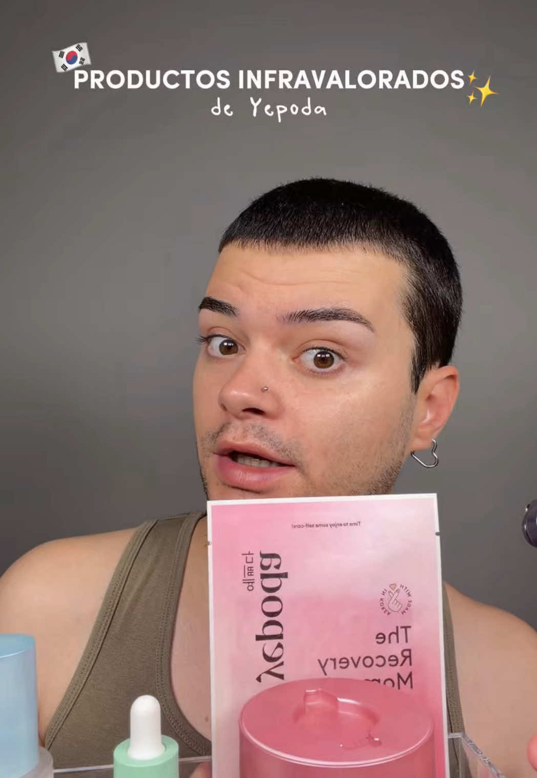 TikTok post by @arnau.beauty for Yepoda. Caption reads: Para mí estos productos de @Yepoda deberían....