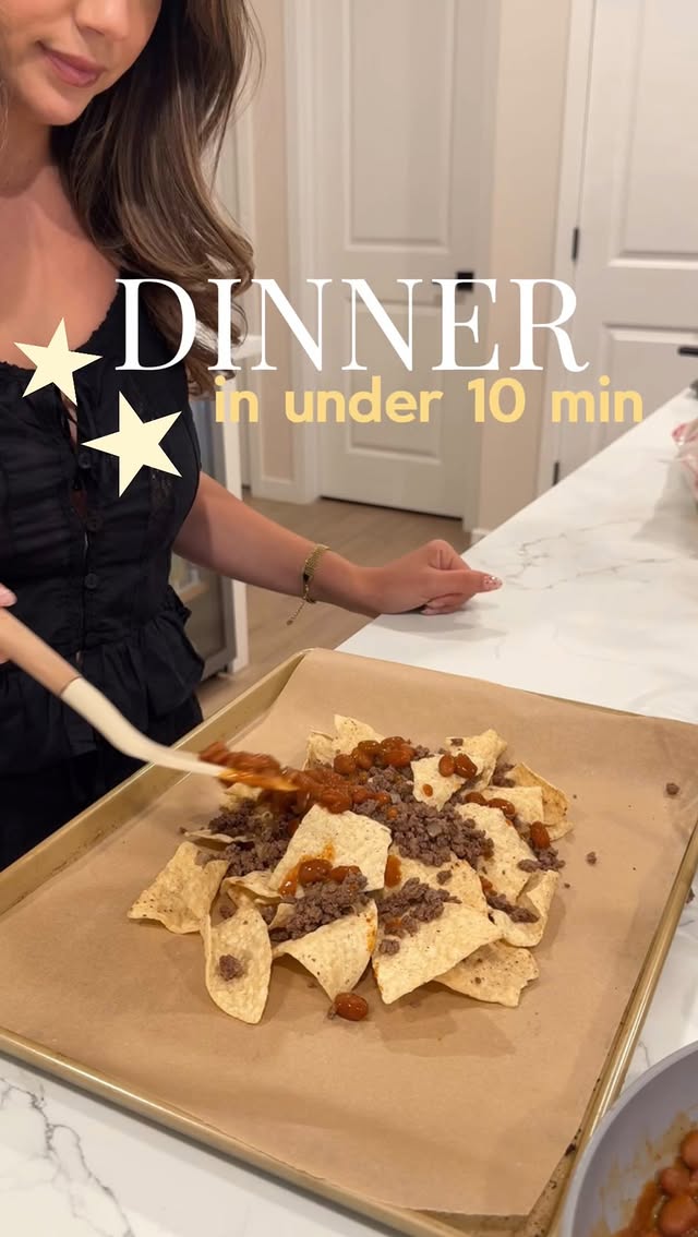 Instagram post by @marionnfelix for Bush's Beans. Caption reads: #BushsBeansPartner busy nights as a mom look like....