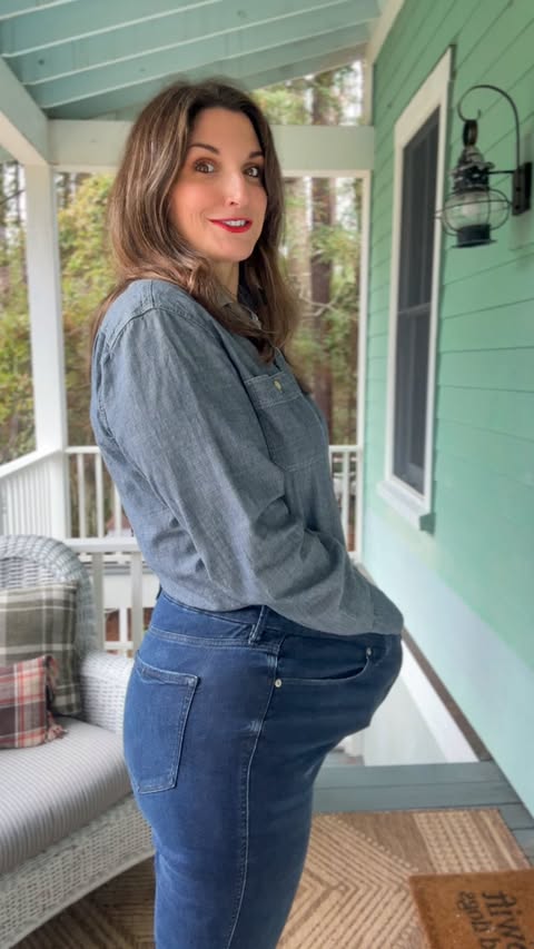 Instagram post by @emilyjanejohnston for Nordstrom. Caption reads: A pair of jeans that will fit you on your skinny....