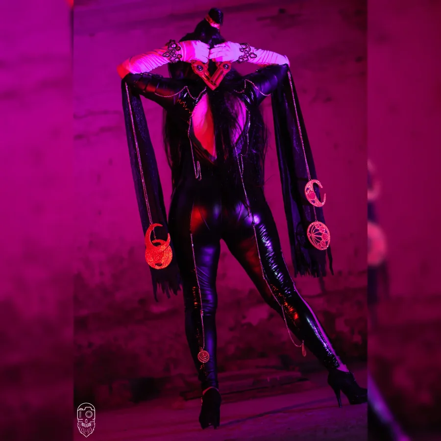 Instagram post by @the_best_of_cosplay.2 for CosPositive. Caption reads: Bayonetta cosplay Qual è il vostro videogioco....