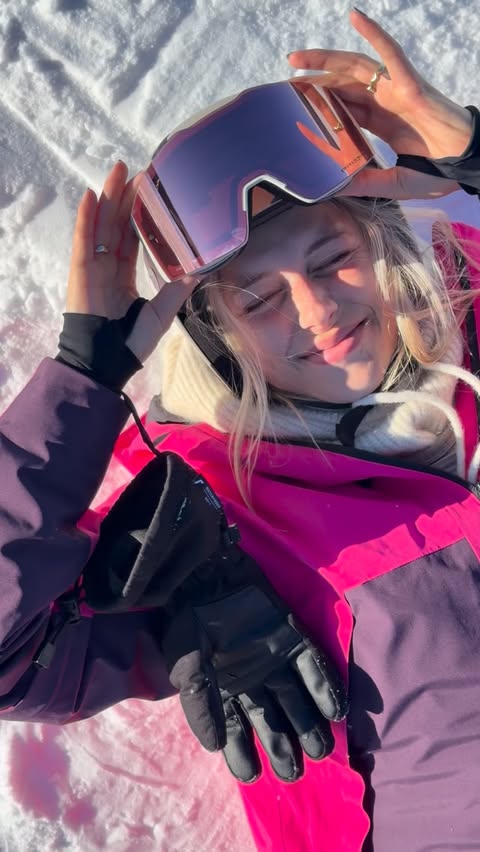Instagram post by @juliaalinaschlr for BIOTHERM. Caption reads: [...] slopes. 🏂 my electrolyte dewy gel from....