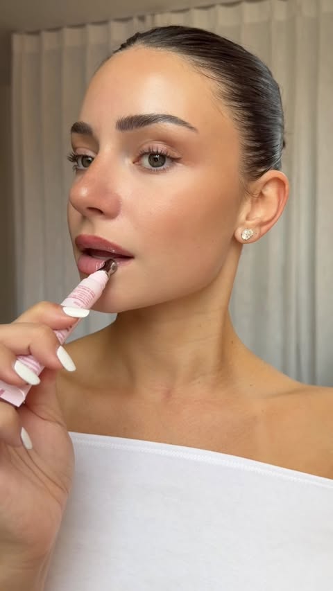 Instagram post by @sophiedehaen for Babe Original. Caption reads: [...] my go-tos. You have to try @babeoriginal....