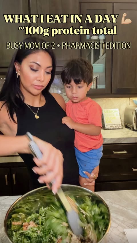 Instagram post by @laureneldahdah for HelloFresh US. Caption reads: Between work, mom life and everything in between,....