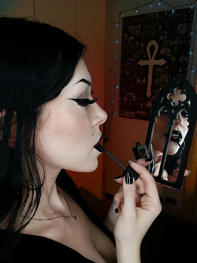 Instagram post by @me_andthebats_ for KILLSTAR. Caption reads: [...] are coming from @covenbeauty by....