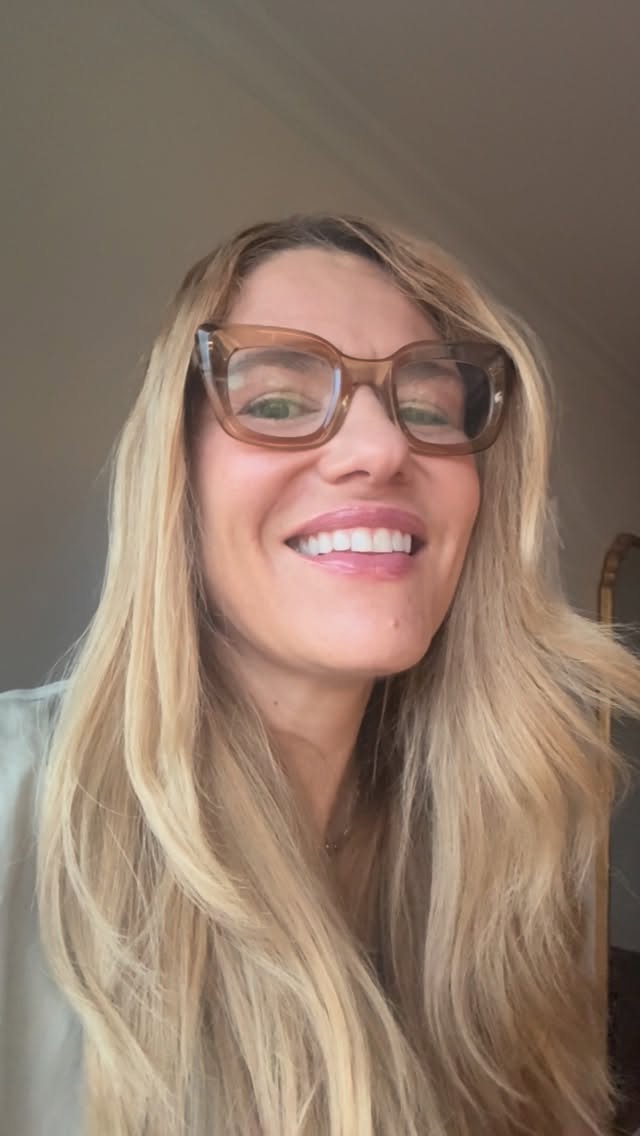 Instagram post by @joan_wozniak_style for Vicci Eyewear. Caption reads: [...] light filter. Perfect vision with....