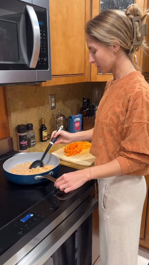 Instagram post by @islandkey_ for Hungryroot. Caption reads: [...] off their first grocery order with....