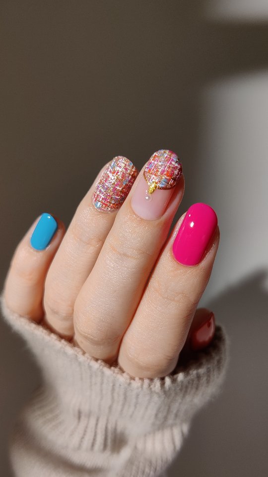 Instagram post by @maco_mani for BKIND. Caption reads: Spring tweed💐

I actually painted these nails....