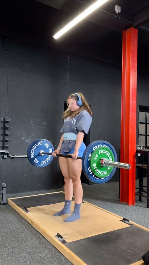 Instagram post by @ellespibey_fit for UPPPER. Caption reads: Deadlift Diaries: deadlifts just aren’t the same....