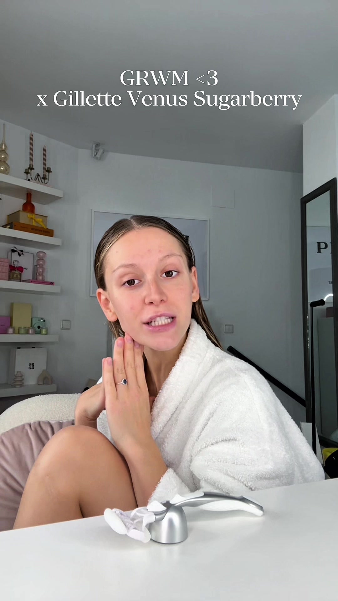 TikTok post by @mariariballo for Gillette Venus. Caption reads: [...] para salvar vidas by Venus Sugarberry 🍓❣️....