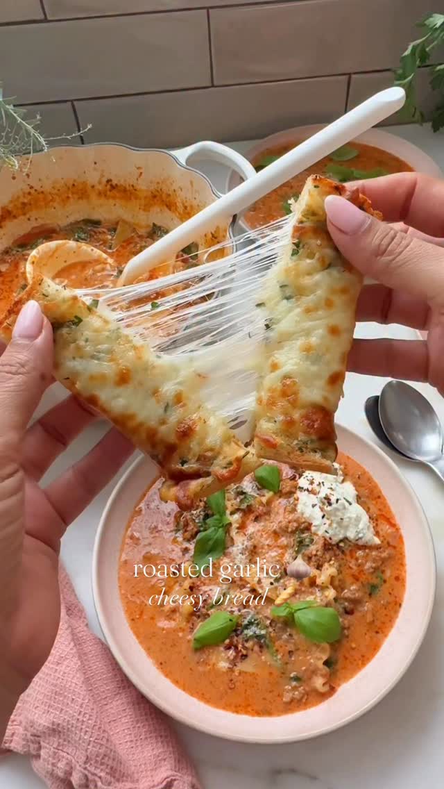 Instagram post by @acozykitchen for Sargento. Caption reads: #SargentoPartner Cozy season is here and we’re....