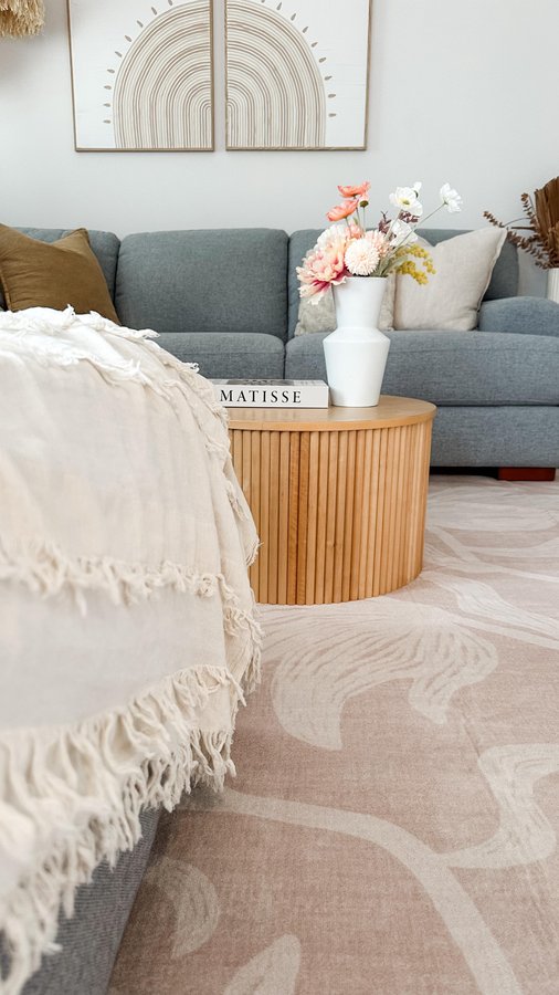 Instagram post by @homestylebytess for Miss Amara. Caption reads: Who doesn’t love a living room refresh? 

I love....