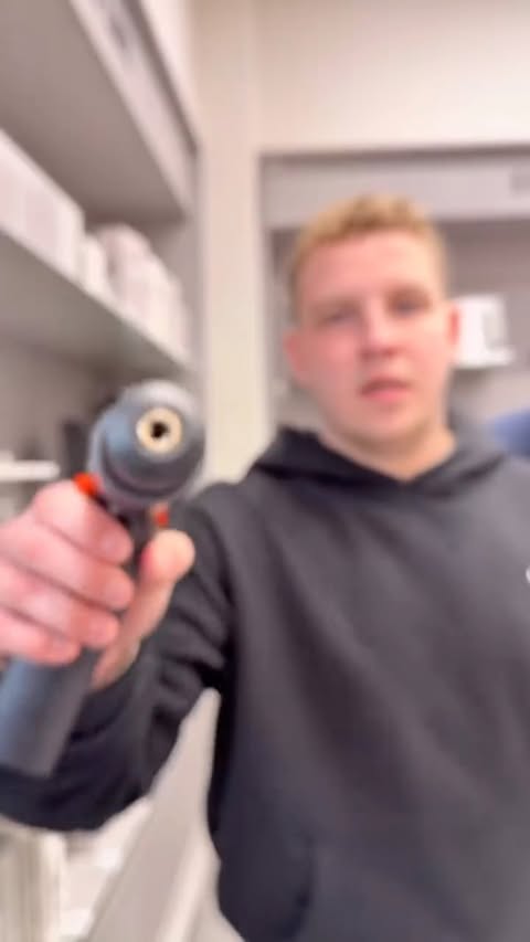 Instagram post by @nellyapeta for Xiaomi Czech. Caption reads: Předvánoční čas je tady a s ním i otevření nové....