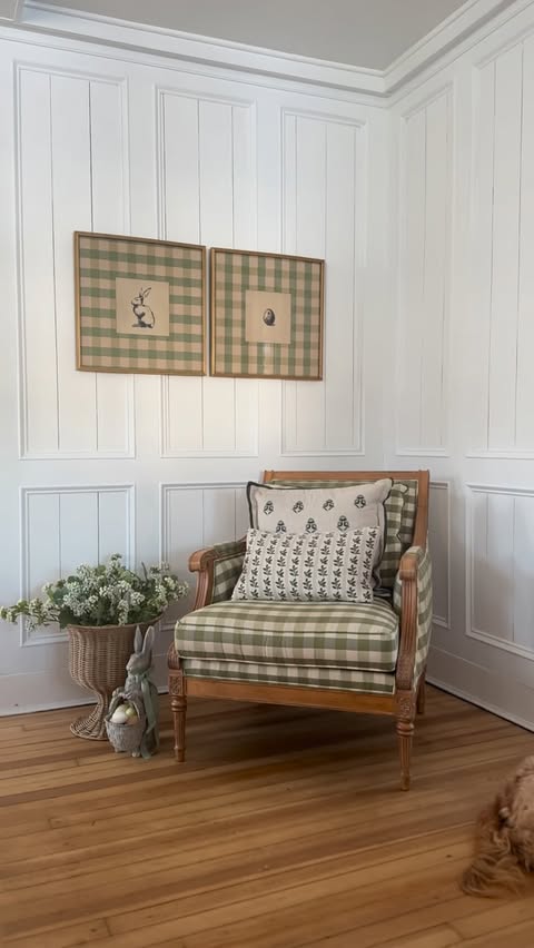 Instagram post by @thelittlecottagethatcould for DECOR STEALS. Caption reads: [...] talk about this double-sided art from....