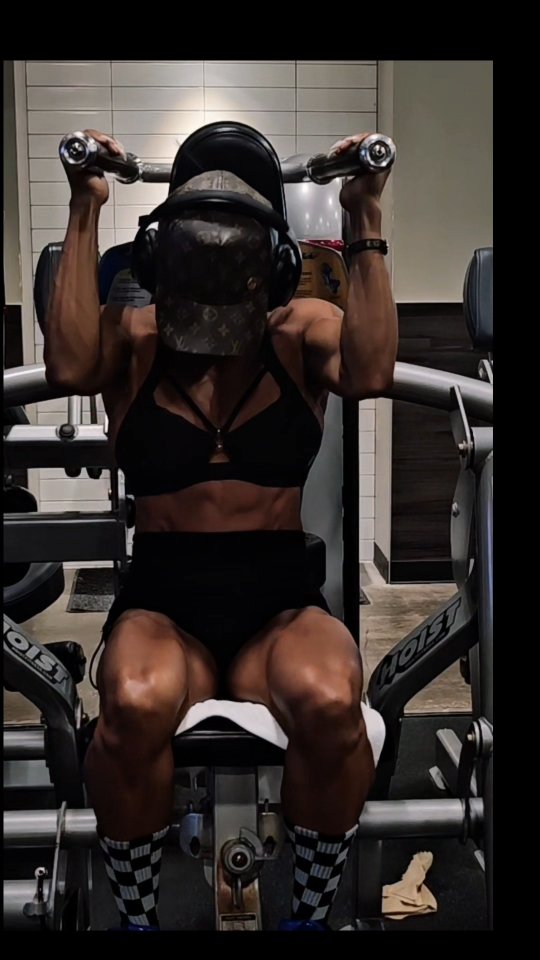 Instagram post by @myracolcord_ifbbpro for BPI Sports. Caption reads: Sunday beach 🏖️ and training 💪. Got everything....