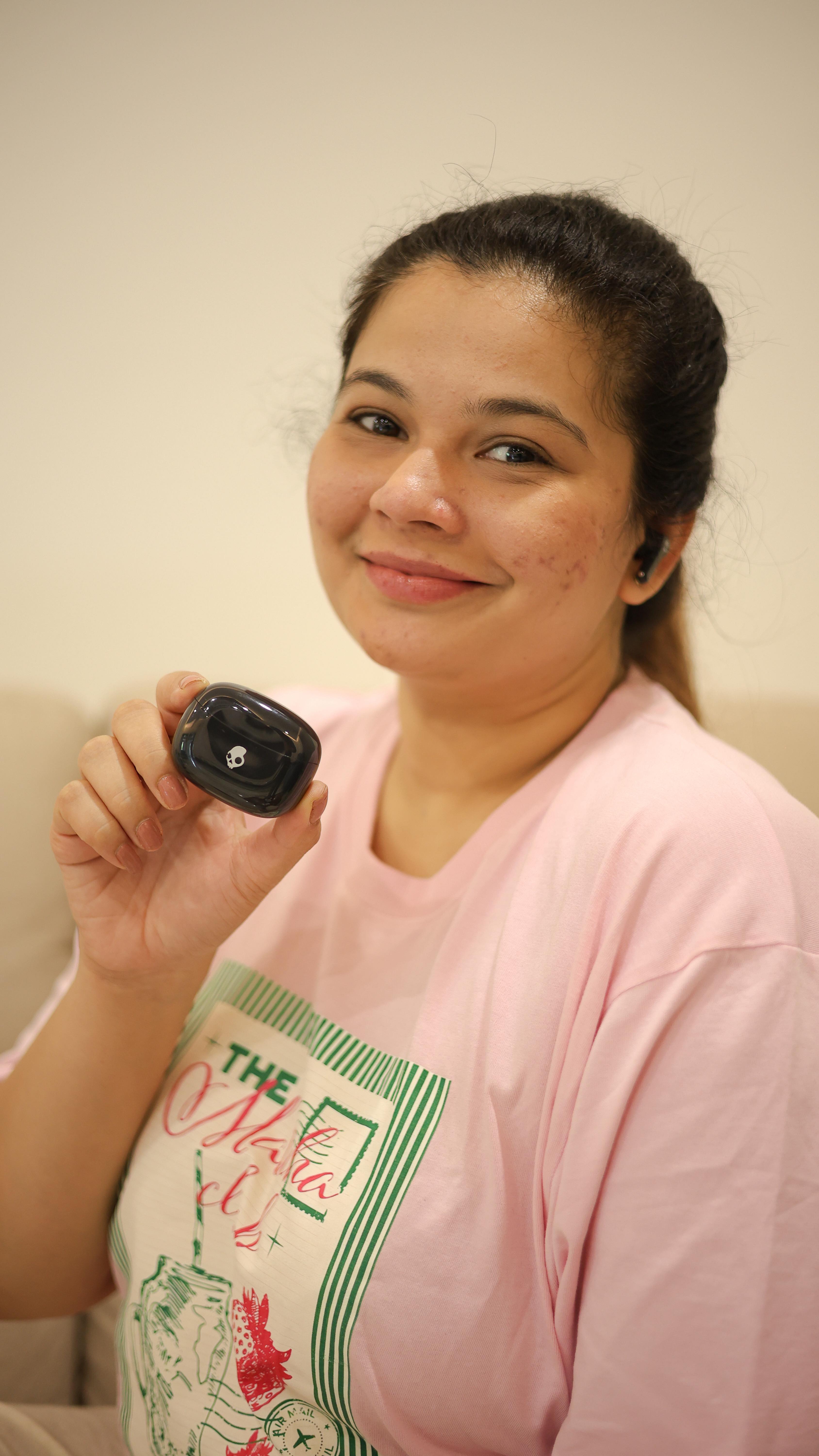 Instagram post by @themusegirliee for Skullcandy. Caption reads: Masti nahi rukni chahie, can not without my fav....