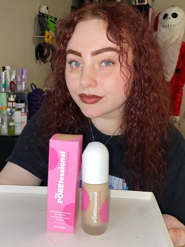 Instagram post by @kaylee_benoit18 for Benefit Club Pink US. Caption reads: [...] kayleebenoit16 - PRODUCT/GIFTED* ✨....