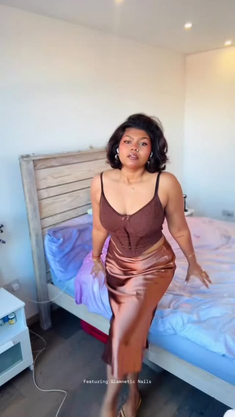 Instagram post by @diayanalueur for Glamnetic. Caption reads: Look for Perfection only on @glamnetic 
Press Ons!....