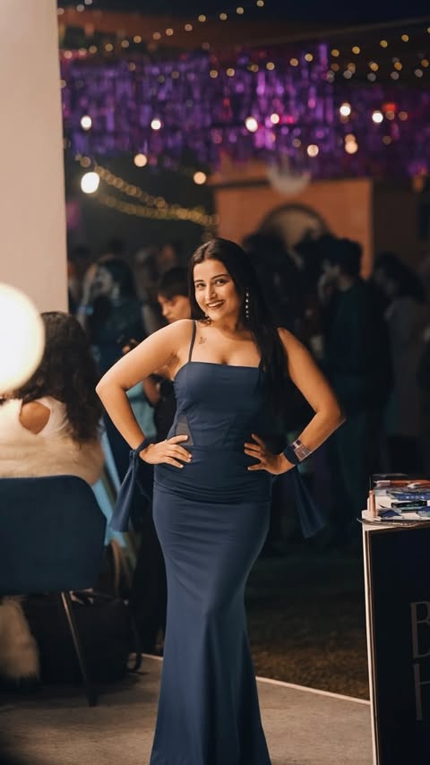 Instagram post by @divyxbhatt for Blue Heaven Cosmetics. Caption reads: [...] New Year Party, glammed up with....