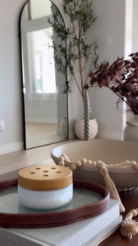 Instagram post by @raika.creates for Azuna. Caption reads: [...] is how I keep my home fresh—naturally....